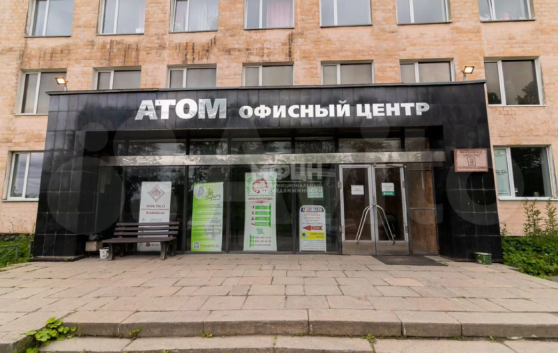    Офисный центр продают за 180 млн рублей в ПетрозаводскеАвито