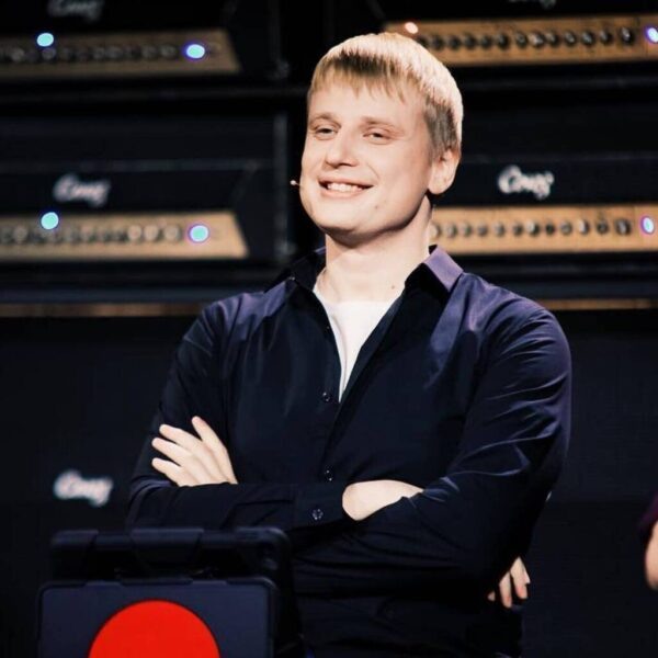    Слава Комиссаренко. Фото: seminar-beauty.ru