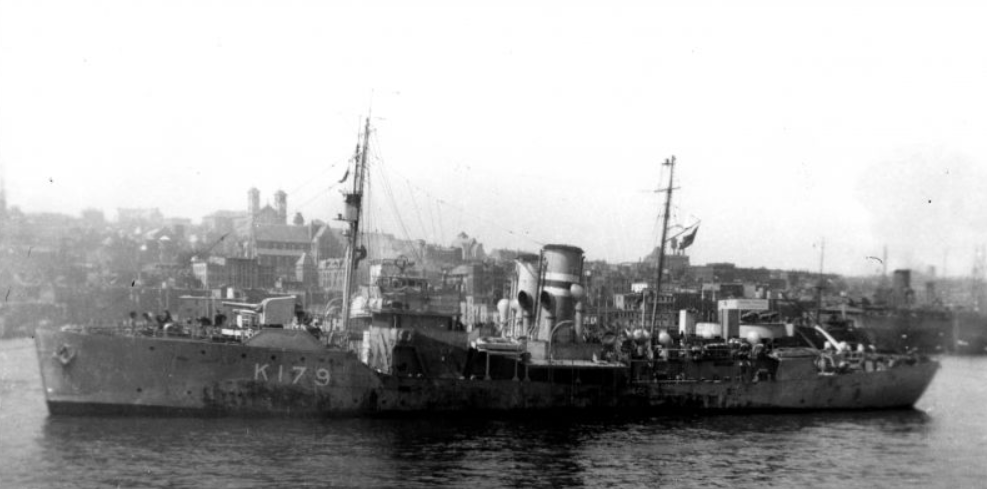 Канадский корвет «Буктач» в гавани порта Сент-Джонс на острове Ньюфаундленд