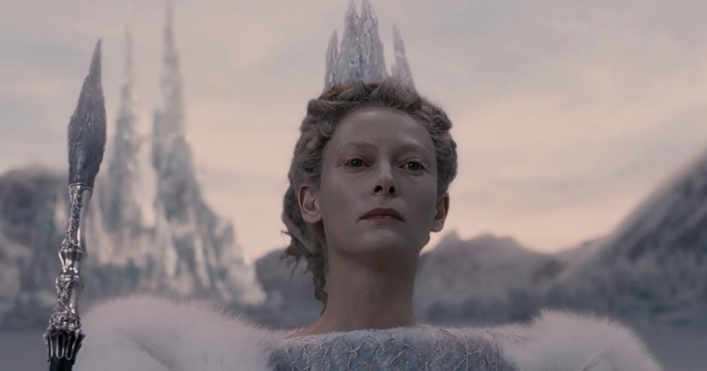 кадр из фильма "Лев, колдунья и платяной шкаф" (2005)