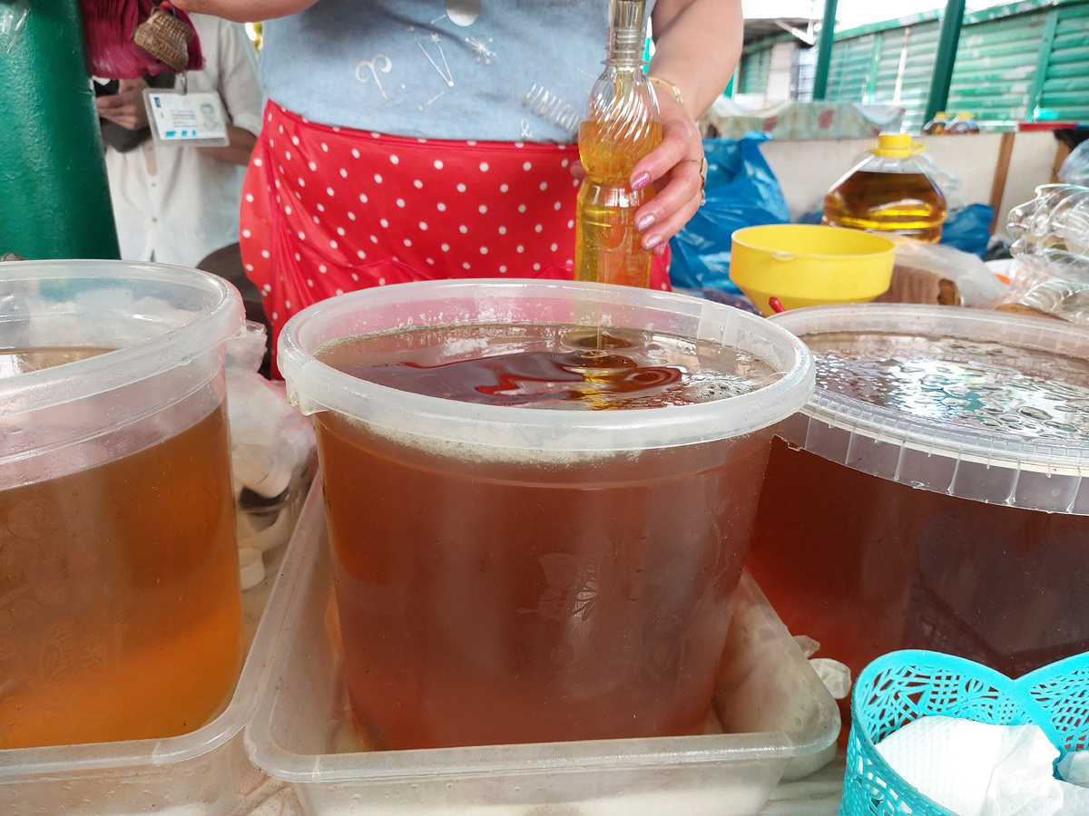 Покупки на ростовском базаре.