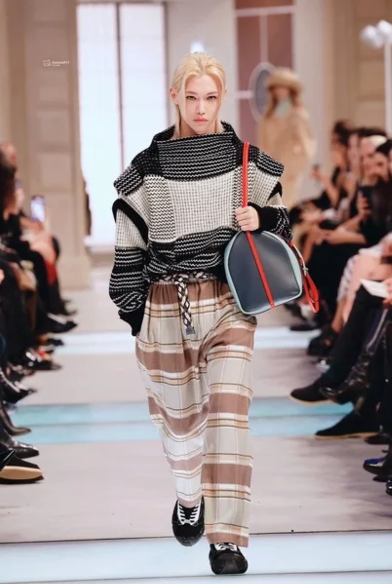 Ли Феликс из Stray Kids. Красавчик!