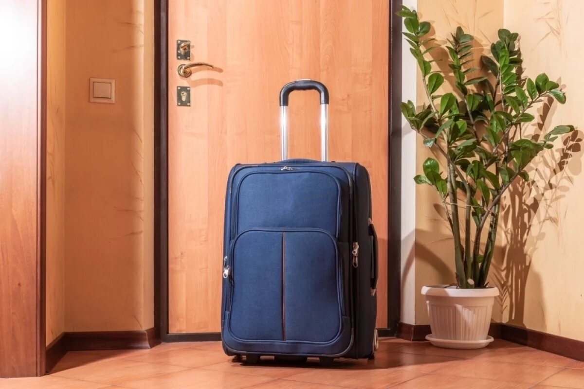    Люди боятся отпусков из-за крана на кухне, который может капнуть в самый неподходящий момент.