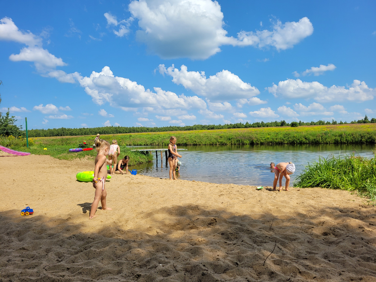 Появился народ