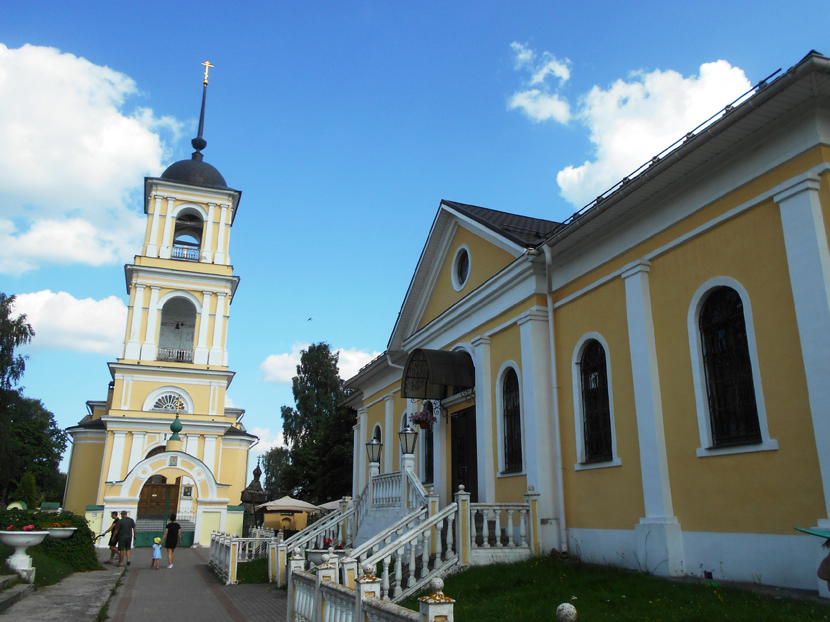 Колокольня Покровского храма