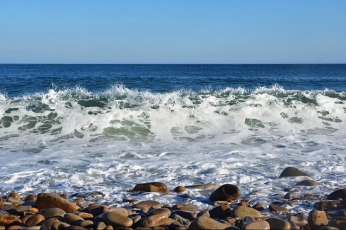    Двух подростков на надувной лодке унесло в море возле Туапсе