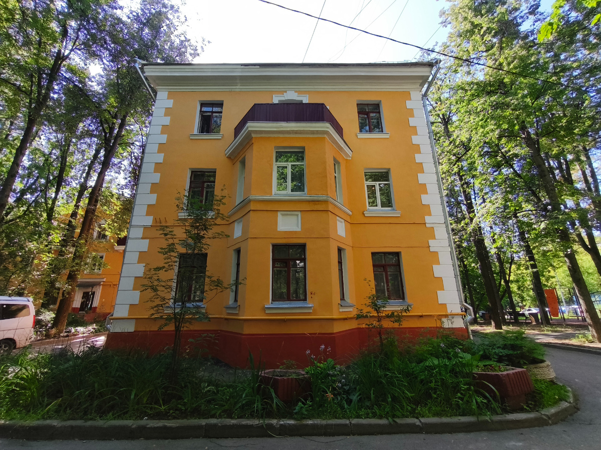 1-я Парковая, 5-7. Фото автора статьи.