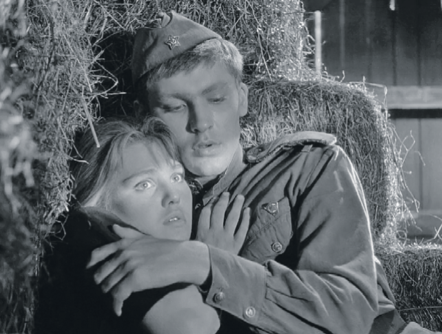 Для Владимира Ивашова (слева) – первая роль в кино, мгновенно сделавшая его знаменитым. Фото: Кадр из фильма