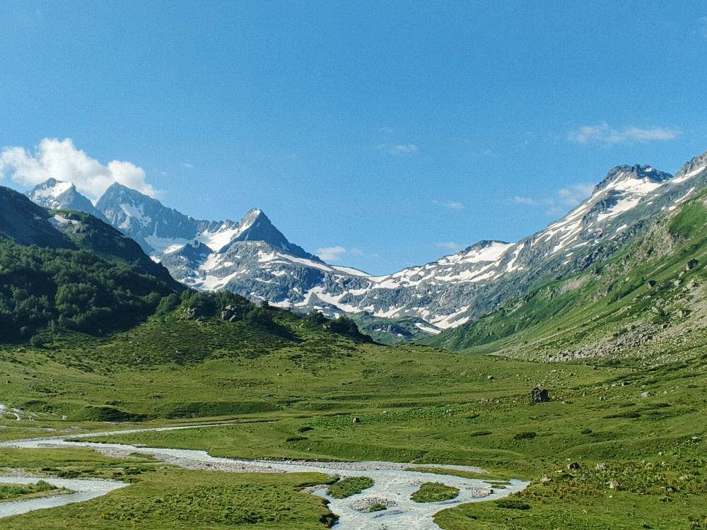 Прощальный взгляд на перевал из ур. Медвежья Пасть
