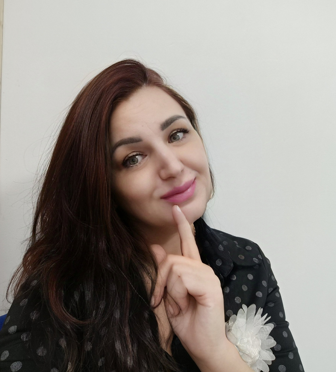 Всем привет. Я Лена. 