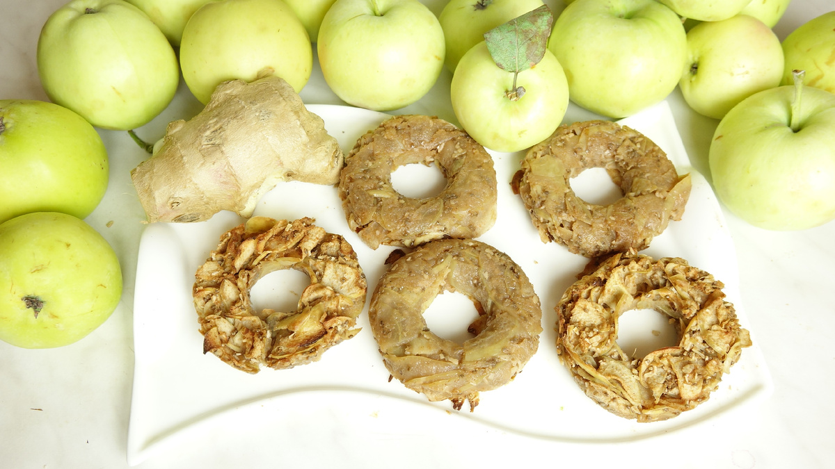 Яблочная лапша и имбирь - как пастила, с семенами чиа 