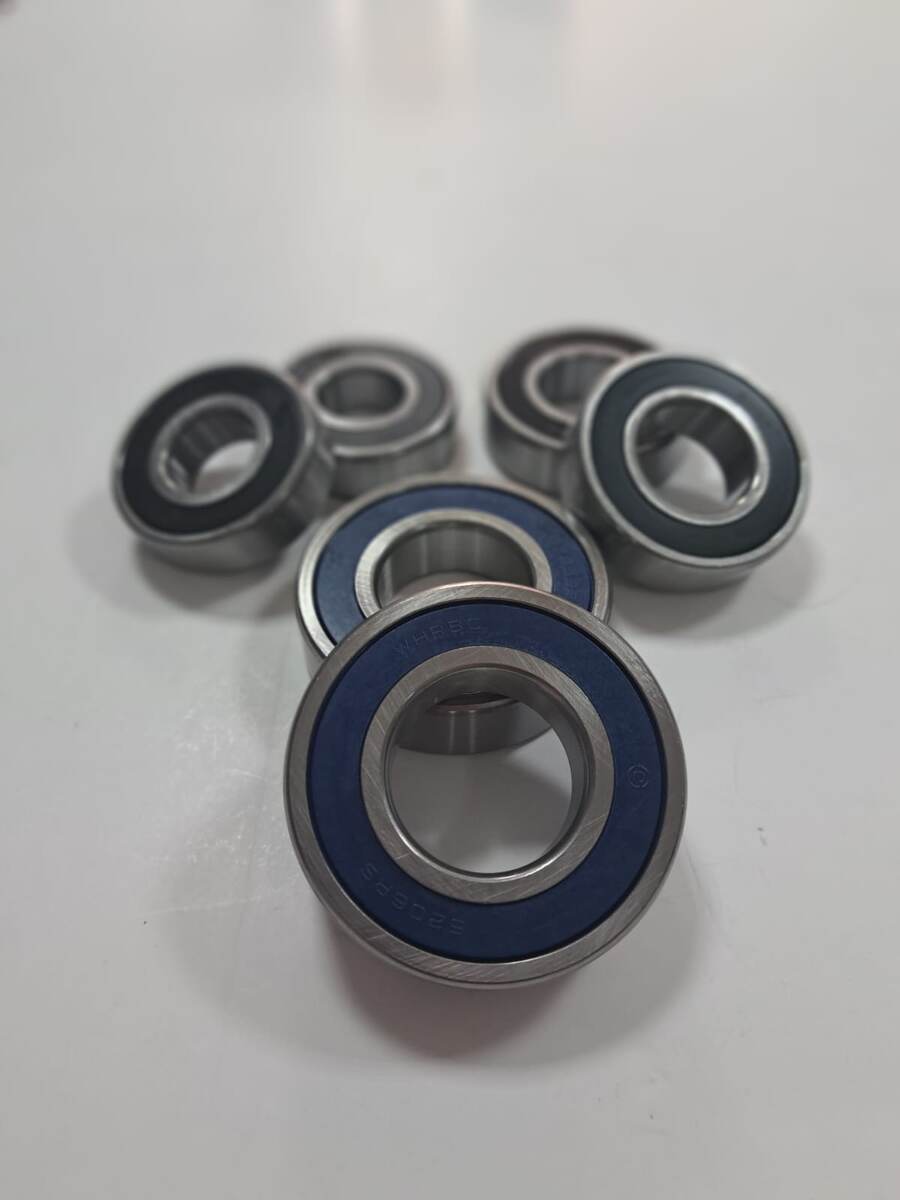 Подшипники в стиральной машине являются важными элементами, обеспечивающими плавное вращение барабана. Со временем они могут изнашиваться и требовать замены. В этой статье мы рассмотрим, как правильно подобрать подшипники для стиральной машины и заменить их своими руками.