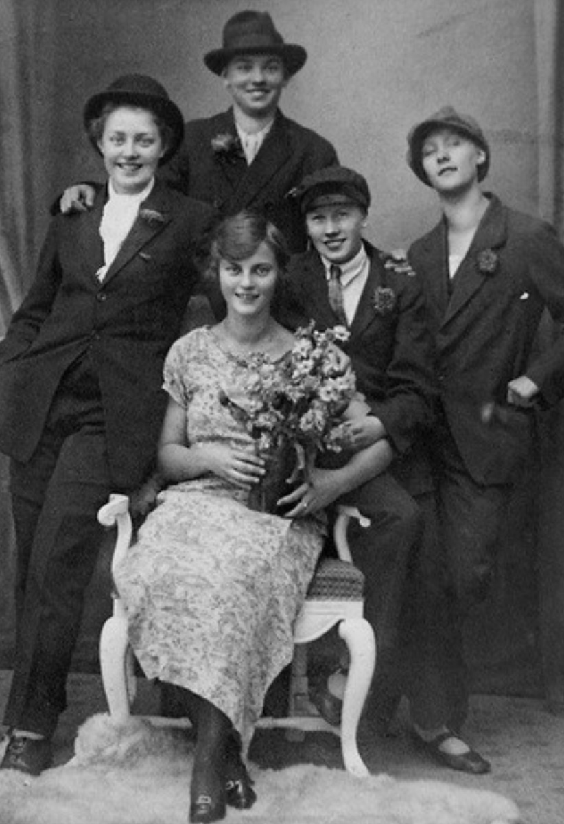 Источник: Интернет; Астрид Линдгрен ( Эрикссон)