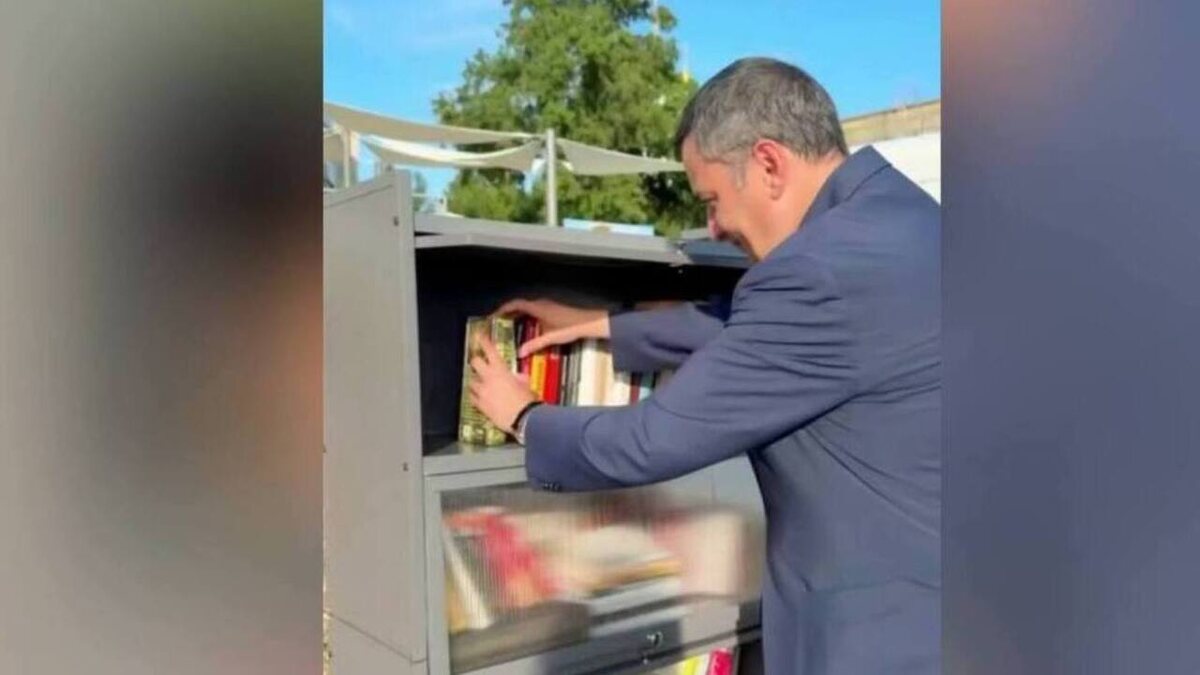     Александр Хинштейн присоединился к обмену книгами на Полугоре в Курске