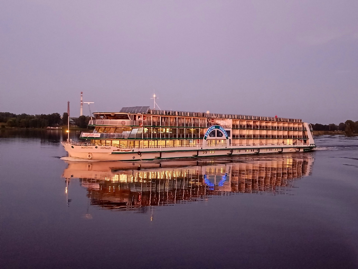 Теплоход «Золотое кольцо» часто совершает рейсы по Оке