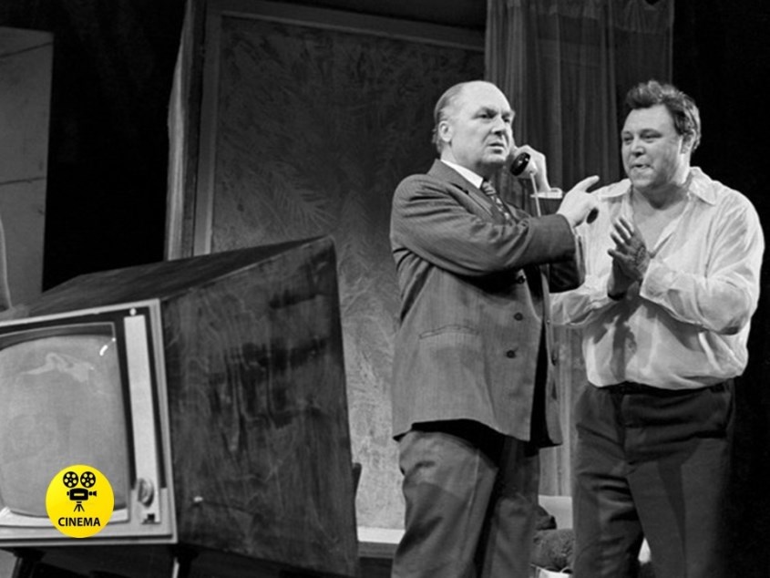 Спектакль "Старый Новый год" на сцене МХАТа.