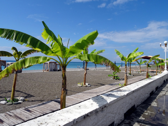 Абхазия 2025: Полный гид по доступному отдыху — всё, что нужно знать для идеального отпуска