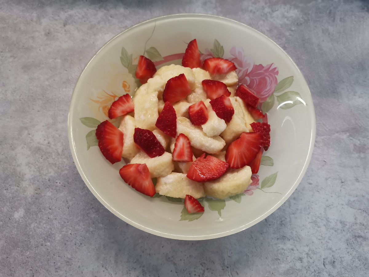 Ленивые вареники с клубникой. Фото автора. 