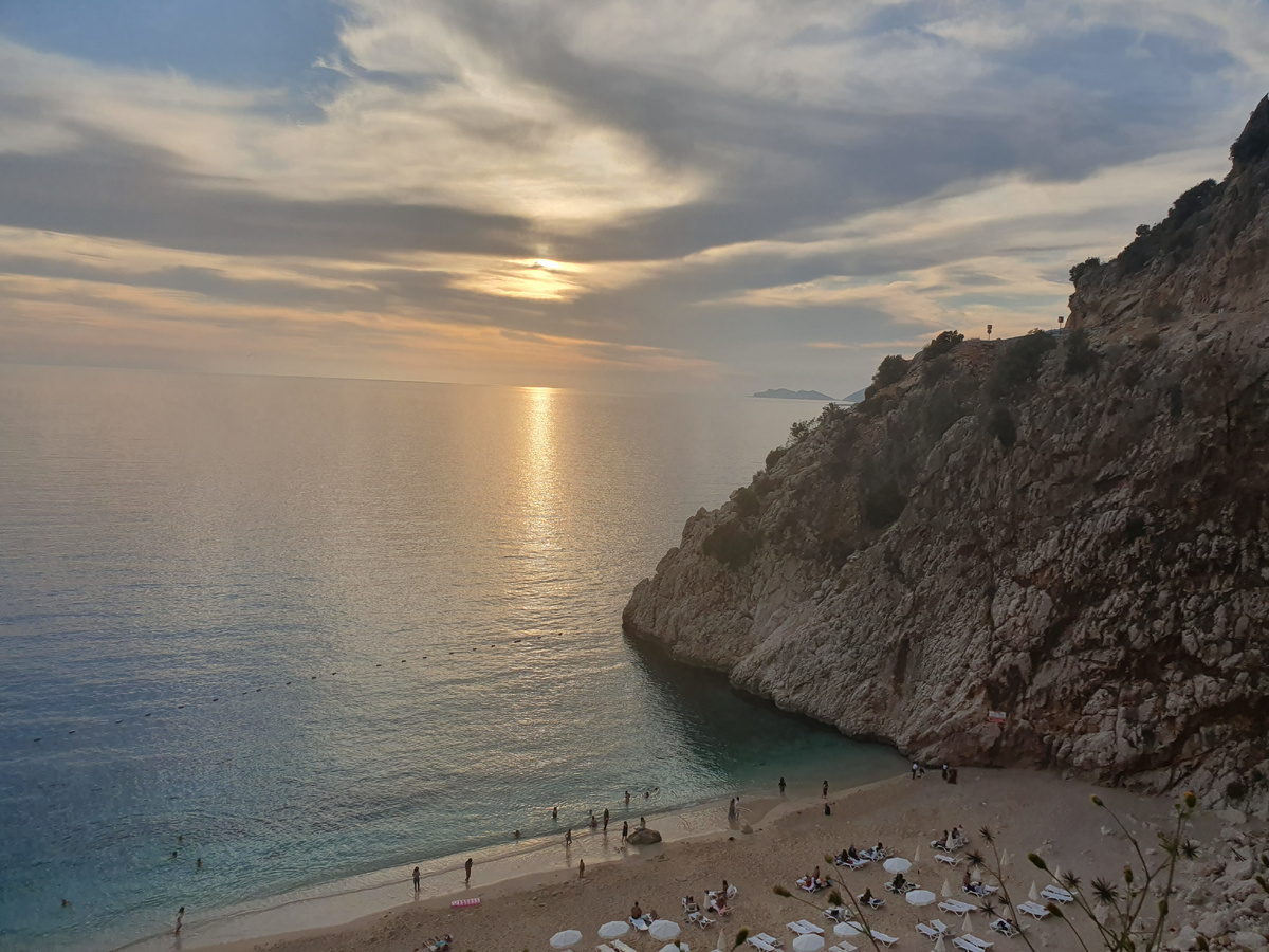 Пляж Капуташ в Турции.