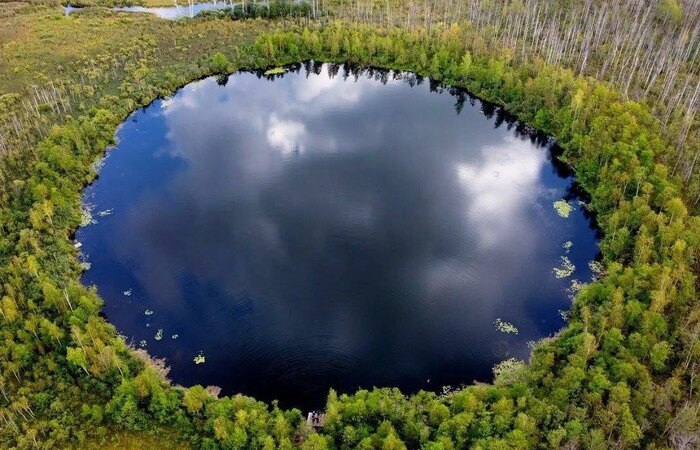 Никто не знает, как именно появилось озеро.