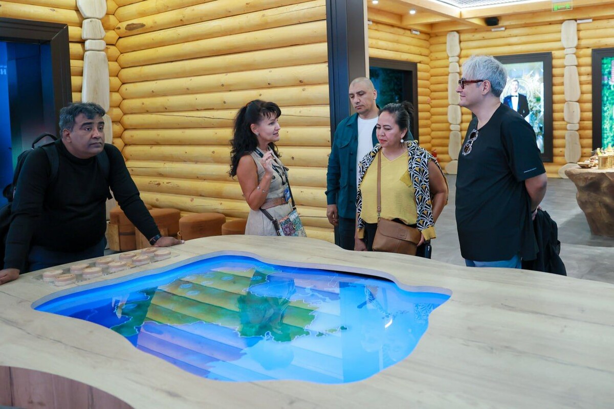    На выставке «Рождение масштаба»