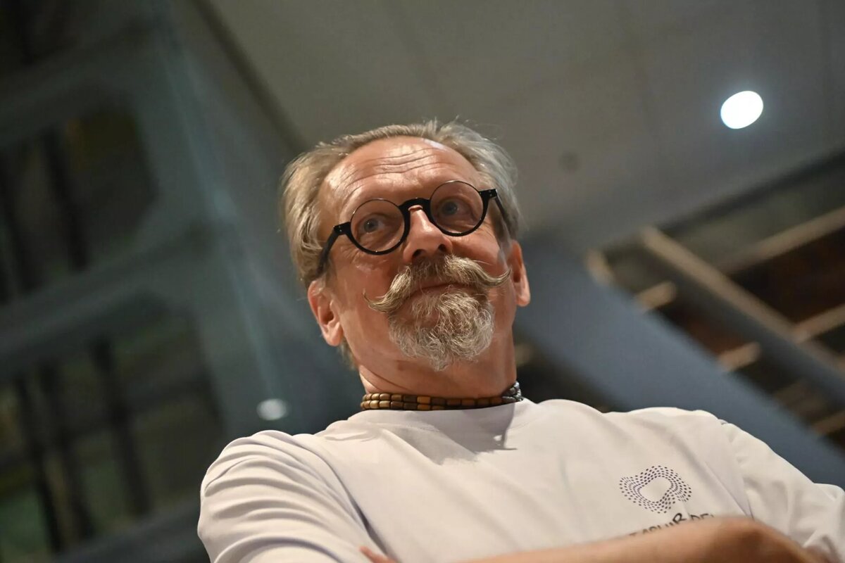 Члены международной команды, прибывшей в Армению перед открытием цирка (29 июля 2025). Еревaн © Sputnik / Aram Nersesyan
