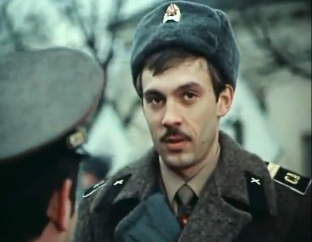 Кадр из кинофильма "Дезертир", 1990 г., режиссер Вадим Костроменко, сценаристы Игорь Болгарин, Дмитрий Костроменко, композитор Владислав Кладницкий (скриншот) 