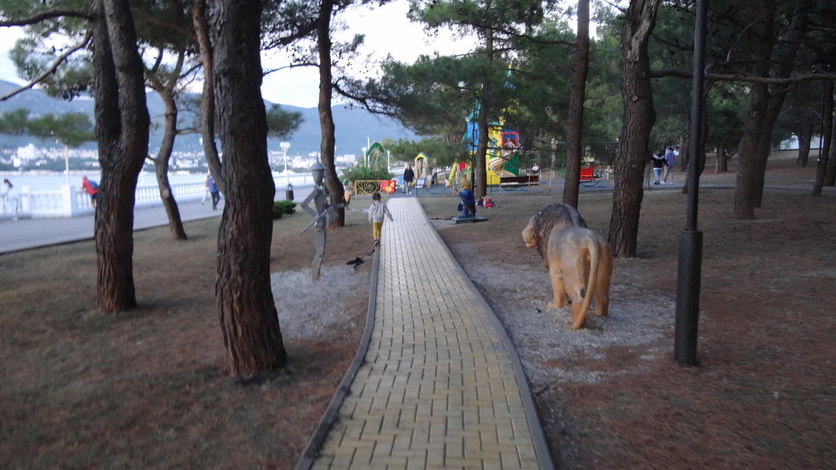 Что посмотреть в Геленджике бесплатно? Начните с набережной