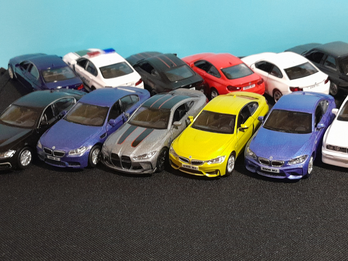 В моей коллекции 12 моделей