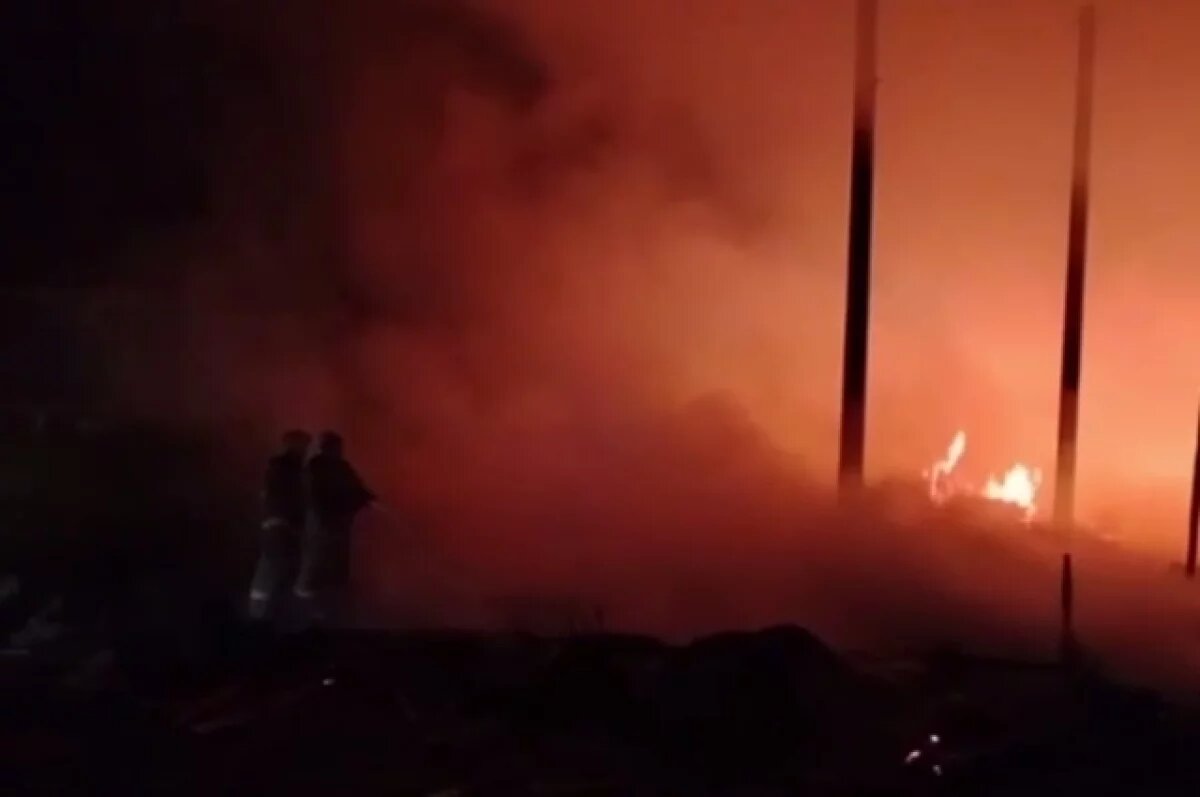    В Самарской области загорелись шесть жилых домов на площади 1 тыс. кв. м