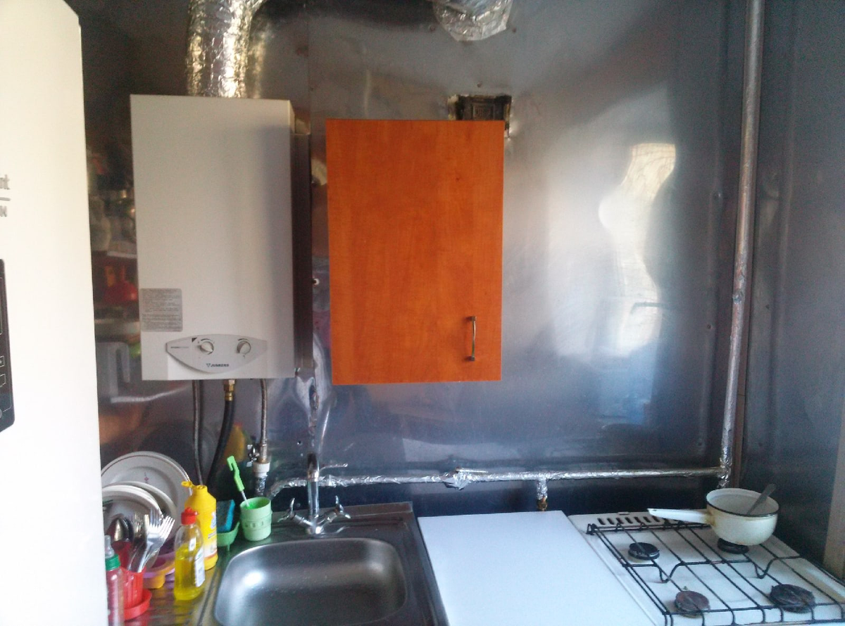 Железные стены, конечно, сомнительно, но ОКЭЙ😆