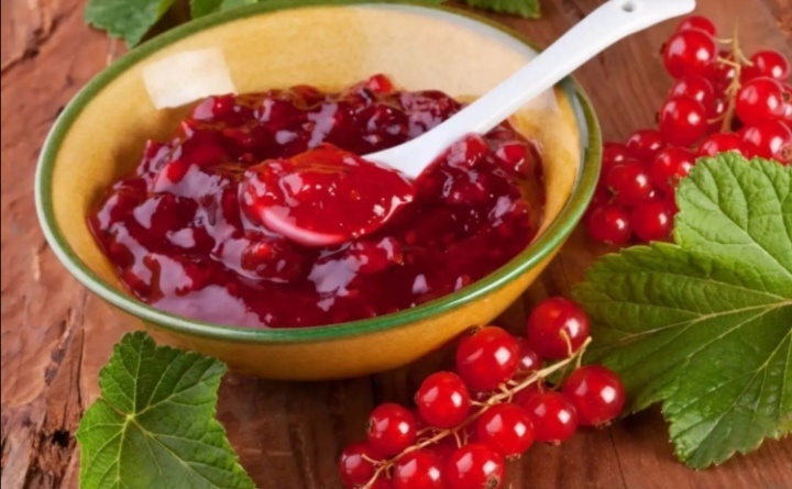 красная смородина 