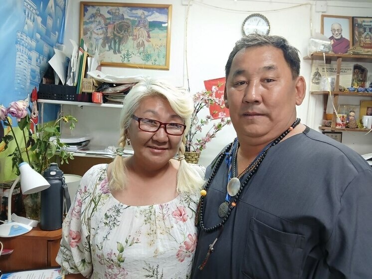     Галина Бндунова и Тумэн Гармаев. / МК в Бурятии