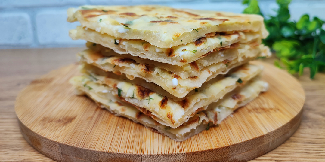 Вкусные плацинды: лепёшки по-особому, от которых невозможно оторваться. Не успеваю жарить, едят все и просят добавки