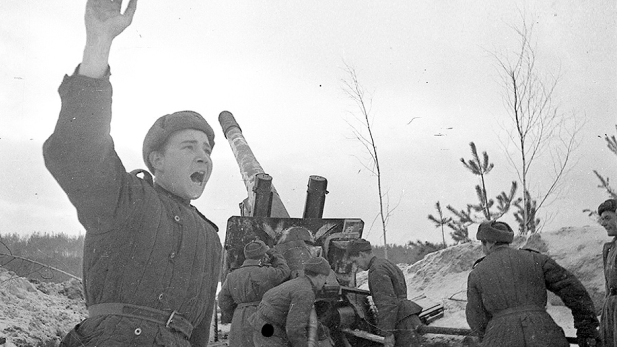 Советские артеллеристы ведут огонь по врагу. Источник Яндекс картинки