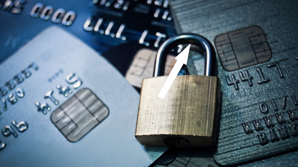    Как мошенники взламывают банковские счета через SMS-восстановление паролей