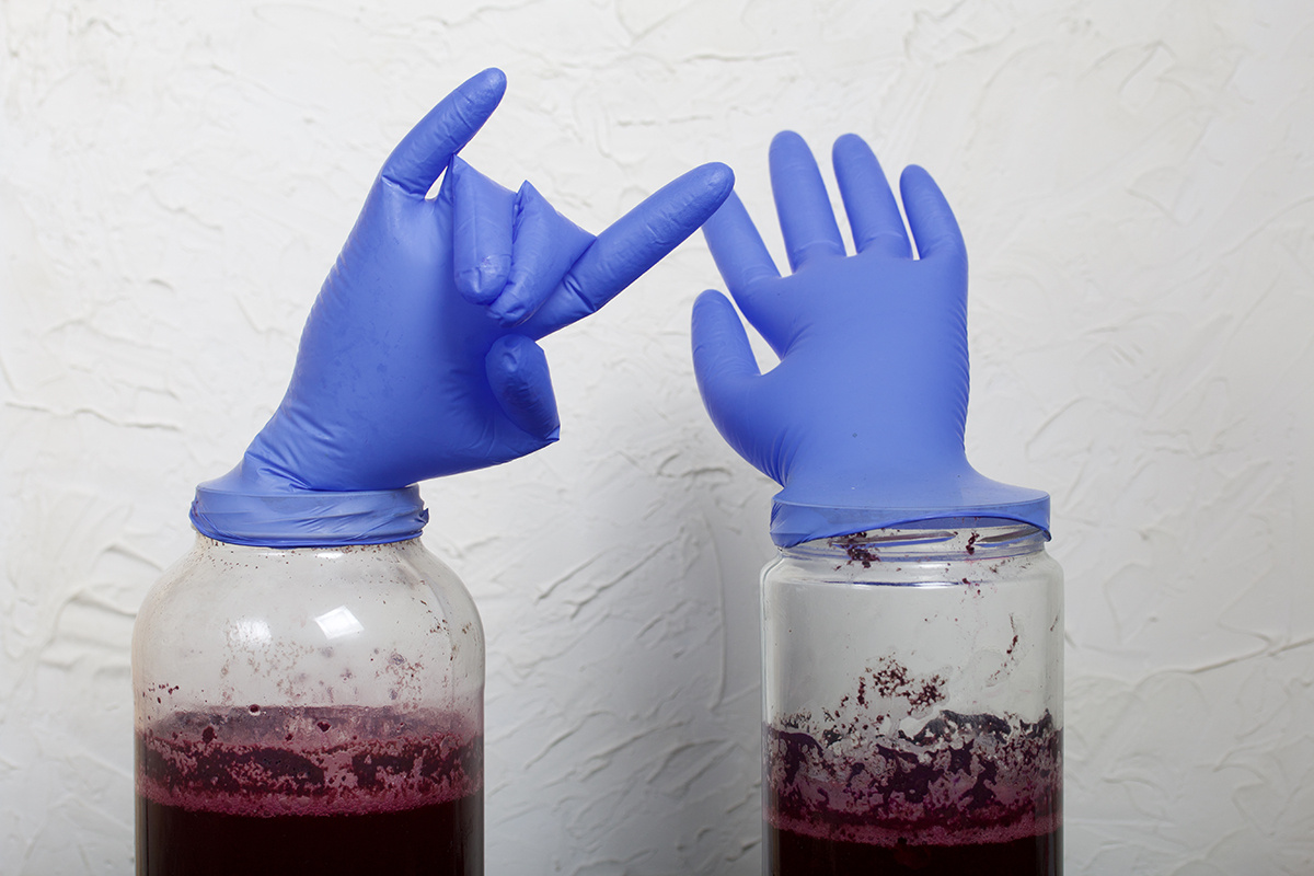 Yakubovich Vadzim / Shutterstock / FOTODOM📷Если перчатка не поднимается, значит, процесс брожения еще не начался