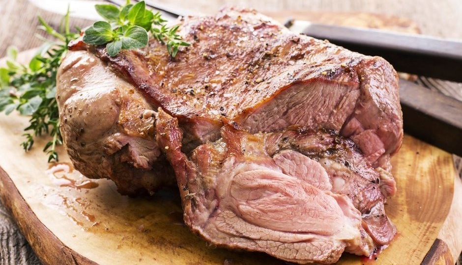 Как приготовить баранью ногу: тонкости и полезные советы