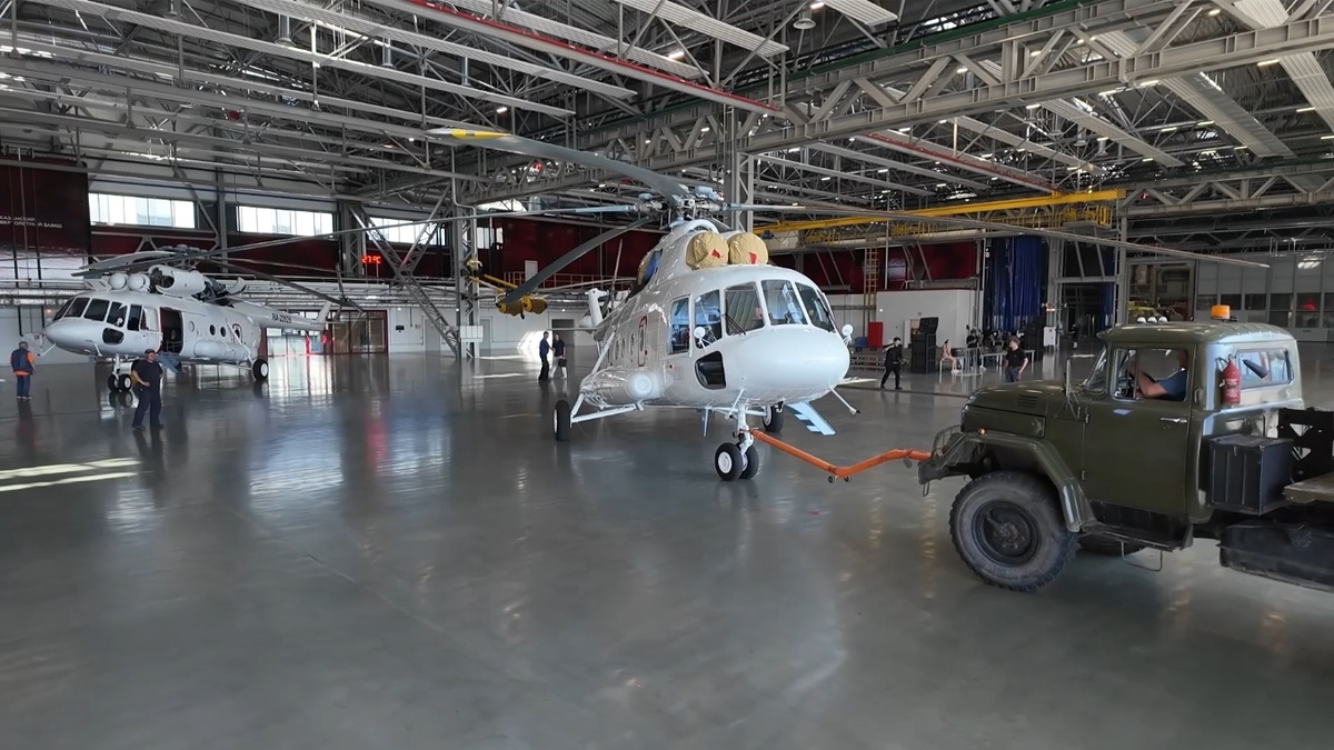 Кадры Ростеха