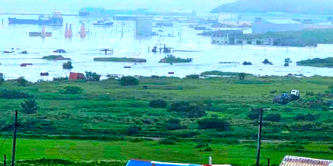 Землетрясение на Камчатке — магнитуда 8,7. Цунами затопило порт на Курилах. Кадры, что происходило