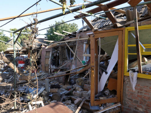    В Сальске 11 домов и хозпостройки повреждены после атаки БПЛА // фото: donland.ru