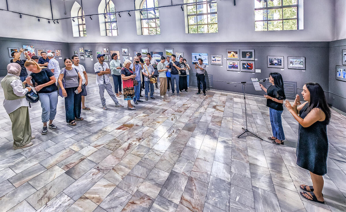 На открытии выставки. Фото Андрея Кудряшова/«Фергана»