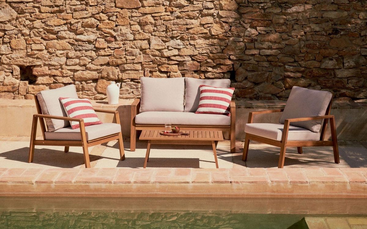 Комплект садовой мебели из акации La Forma Frares (код товара 268954)