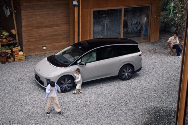 Li Auto i8