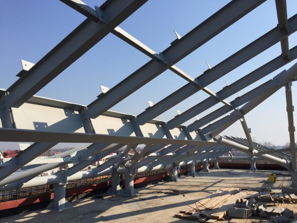 Метаталлические балки для перекрытия кровли. Производство быстровозводимых зданий в Красноярске, https://bas-con.ru/ +7 (391) 297-29-27, +7 (923) 770-33-95 (WhatsApp, Telegram)