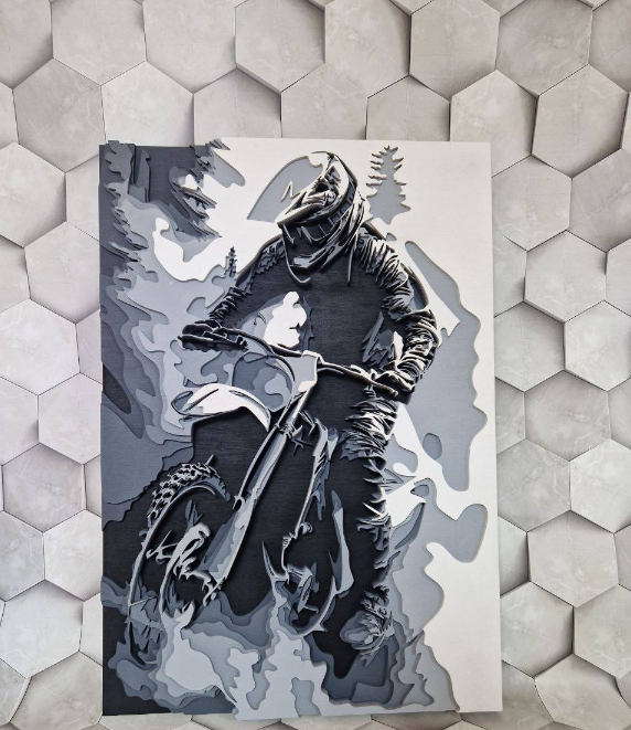 Цена многослойных картин начинается от 7000 рублей.