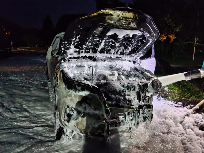    Машина взорвалась посреди ночи в Сортавалепаблик "38 пожарно-спасательная часть г. Сортавала"