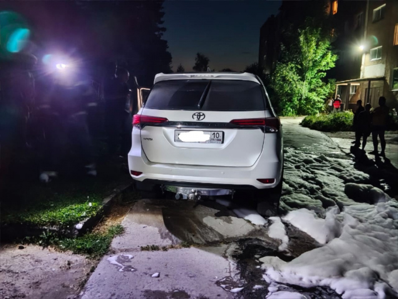    Машина взорвалась посреди ночи в Сортавалепаблик "38 пожарно-спасательная часть г. Сортавала"