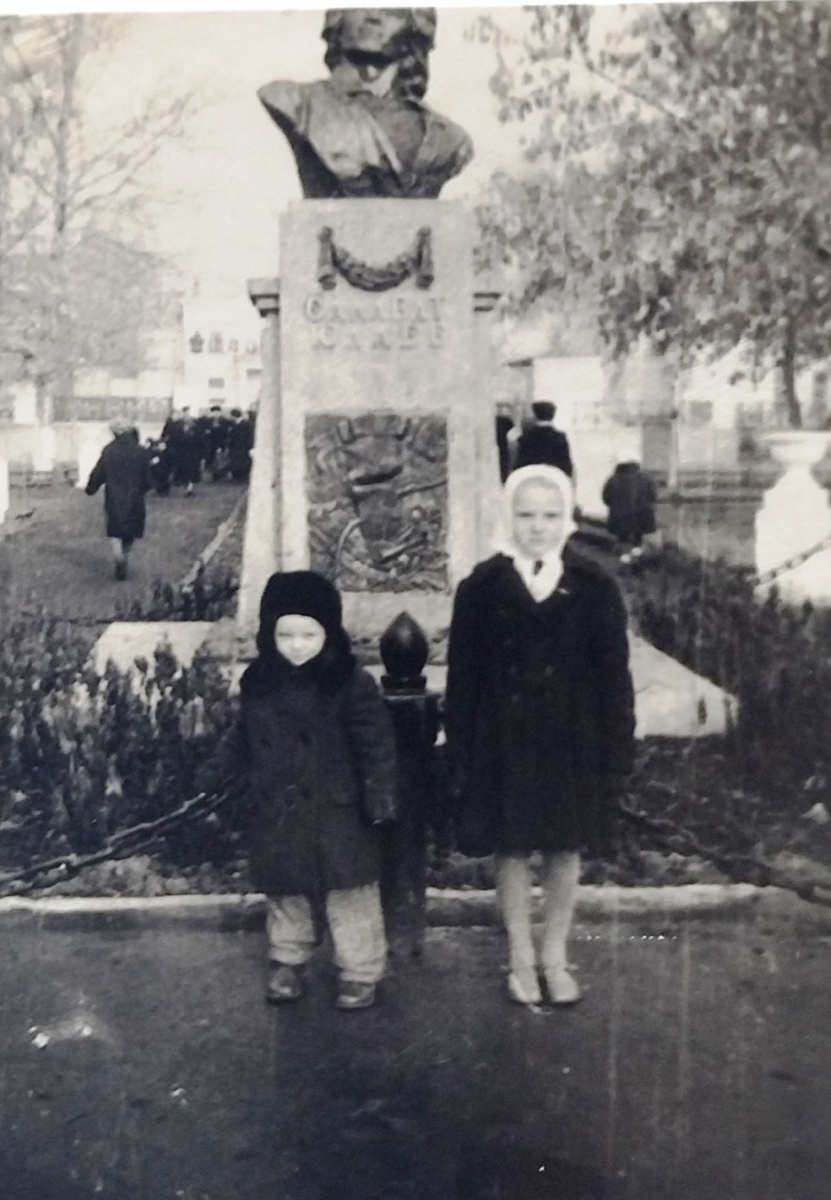 Памятник Салавату Юлаеву на улице Пушкина в городе Салавате. (Сейчас на его месте стоит памятник А.С. Пушкину) Фото: Из архива Ильи Казакова