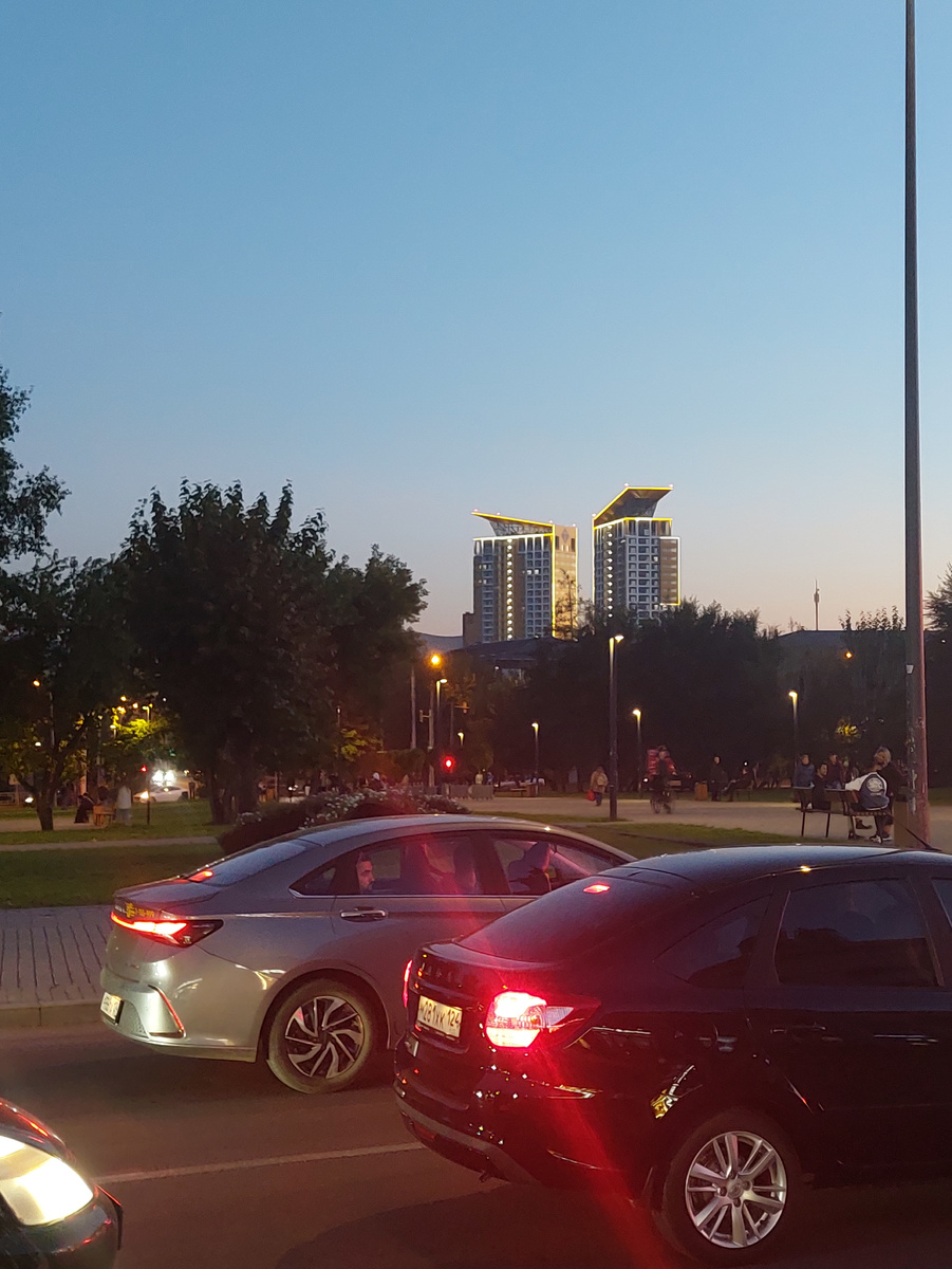 Сквер Героев АлСиба рядом с автовокзалом 